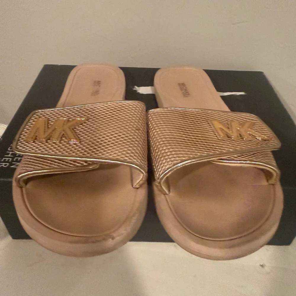 Michael Kors Slide Sandals Womens 7 Rose Gold Fair Metallic Mesh Logo Slides